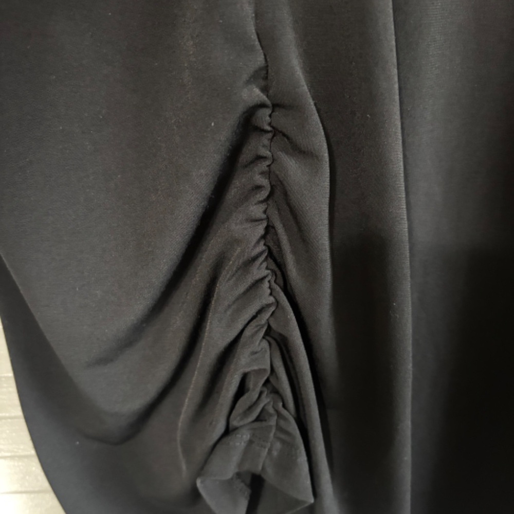 Susan Graver PLUS Liquid Knit cut out Tunic with SILVER embellishments 2X - Picture 5 of 5